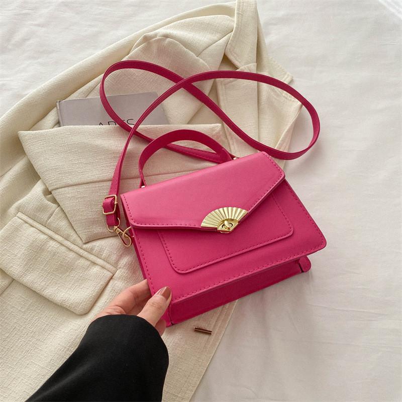 Fashion-forward Small Square Crossbody Bag Sophisticated Korean Spring Style Casual Handheld Purse розовый