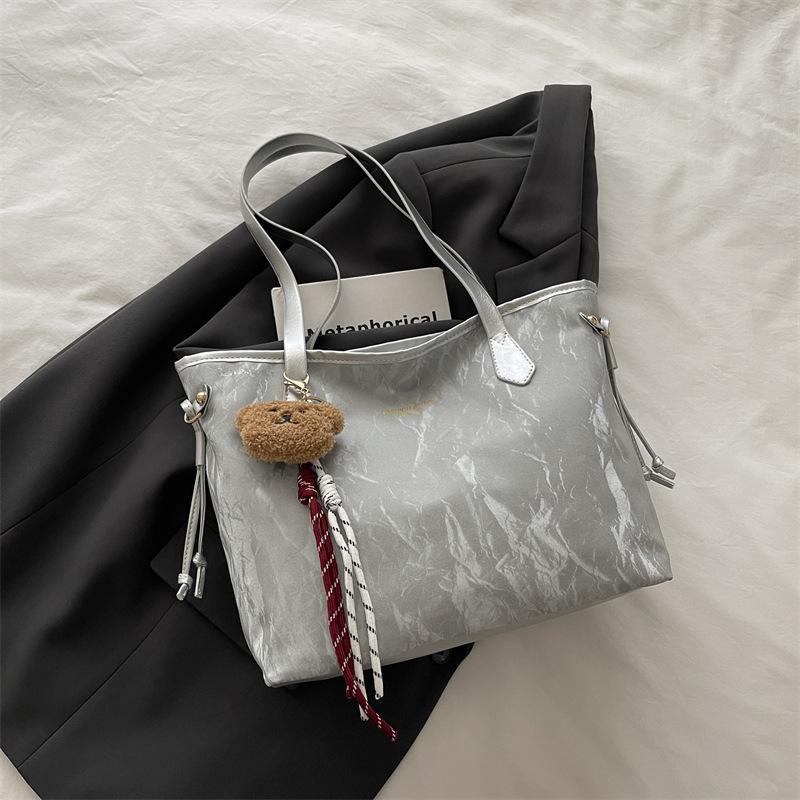 Shoulder bag to work commuter women's bag 2025 autumn new fashion niche casual simple retro hand carry tote bag women