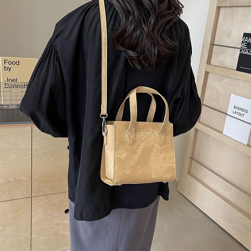 New Summer Bag for Women's Fashionable Simple Shoulder Bag Casual Commuter Crossbody Bag Texture Personalized Tote Bag