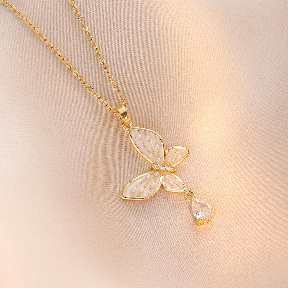 Butterfly Necklace with Color-Retaining Zircon - Fashionable, Versatile Women's Jewelry Accessory.