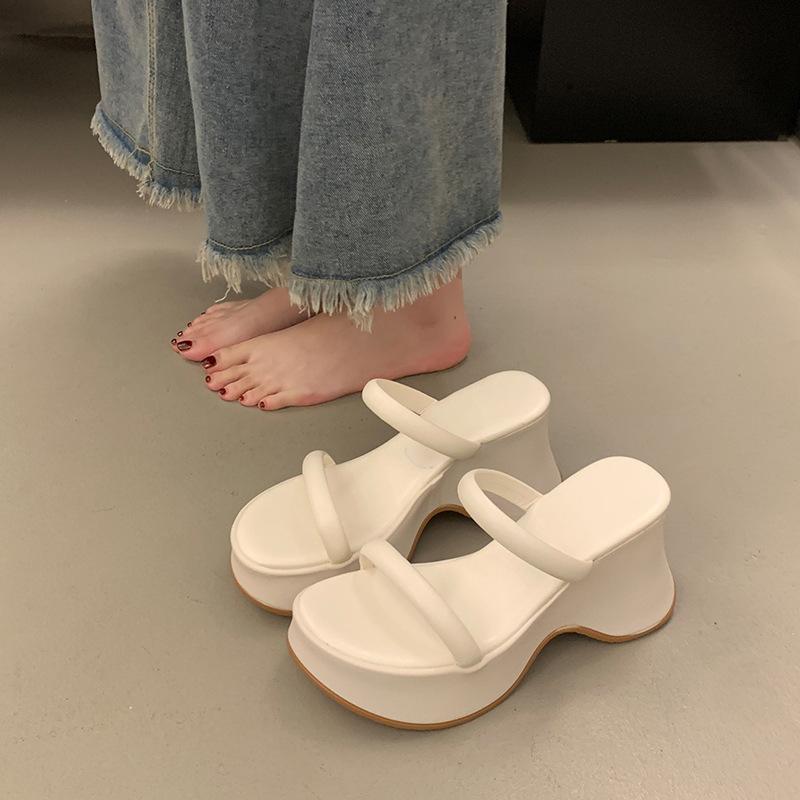 

Thick-soled heightened one-word cool slippers for women s summer wear 2025 new simple small versatile high-heeled sandals 34