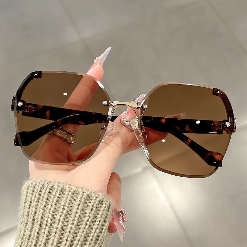 Frameless Sunglasses for Women, Sun Protection and UV Protection, Gradient, Fashionable and High-end Sunglasses