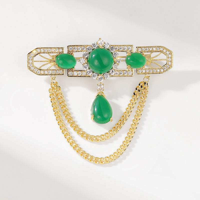 Bo Xin Yun Luxury Emerald Zirconia Medal Brooch with Tassel