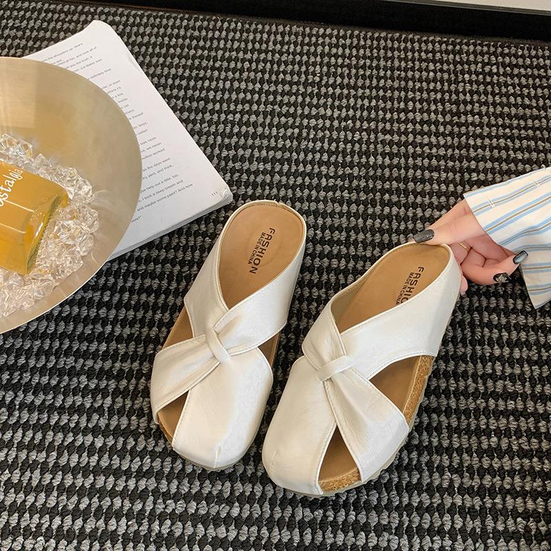 French bag head half slippers women's fashion 2025 new summer flat bottom soft sole temperament one foot cool slippers women's shoes