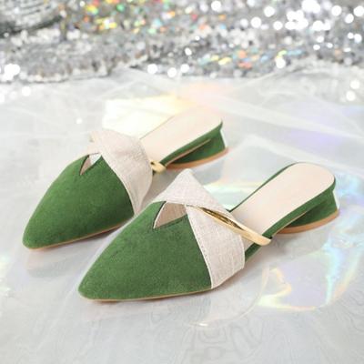 Mode Damen Sandalen mit niedrigem Absatz Mode Spitz Flacher Mund Metalldekoration Weiche Sohle Rutschfest Tragen Hausschuhe