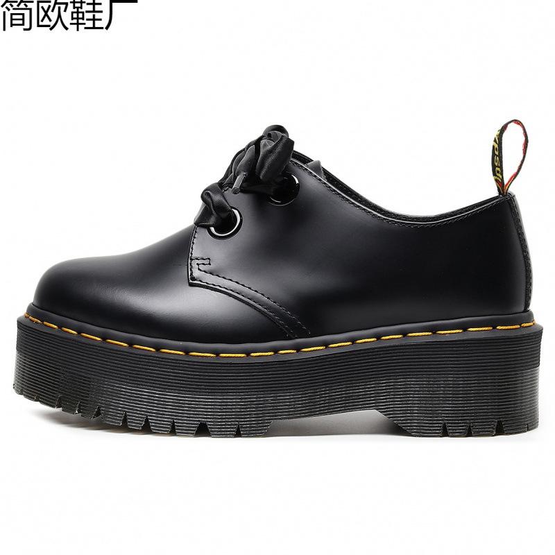 

Mrs. Rogers, leather shoes, British students, low-top muffins 44