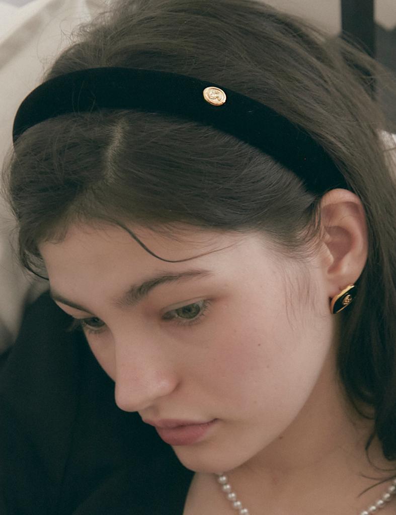 Of-Lavishe Cameo Black Velvet Headband _S