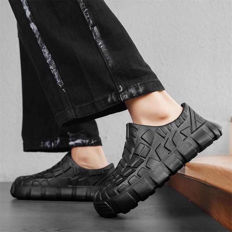 Fashion Men Sandals Oilproof Waterproof Chef Shoes Doctor Nurse Shoes Breathable Garden Sandals Casual Slippers Beach Aqua Shoes