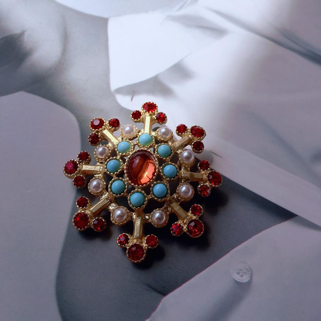 Creative Retro Baroque Style Gemstone Brooch Luxury Palace Party For Women Clothing Accessories Brooches Holiday Gifts