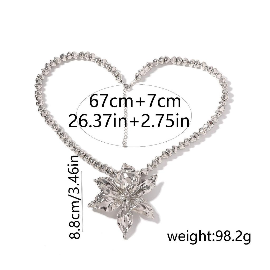 New Design Sense, Wind Flower Shape Alloy Necklace Fashion Niche Design Metal Sense Women's Necklace
