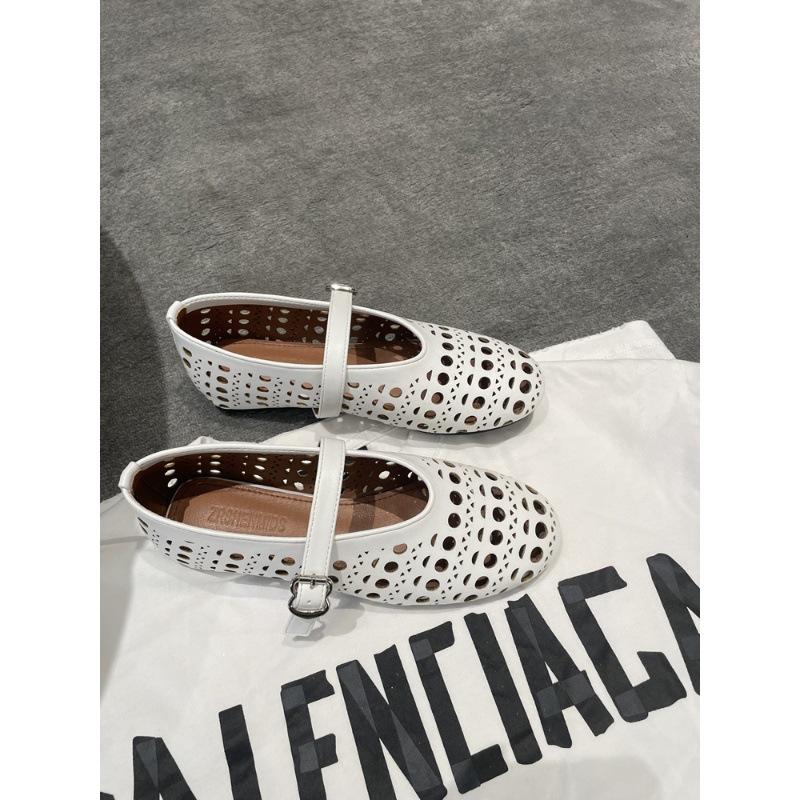 Wersja ze skóry owczej~ Letnie skórzane płytkie Mary Jane z paskiem na jeden guzik z klamrą ażurowe okrągłe noski płaska podeszwa buty damskie baleriny