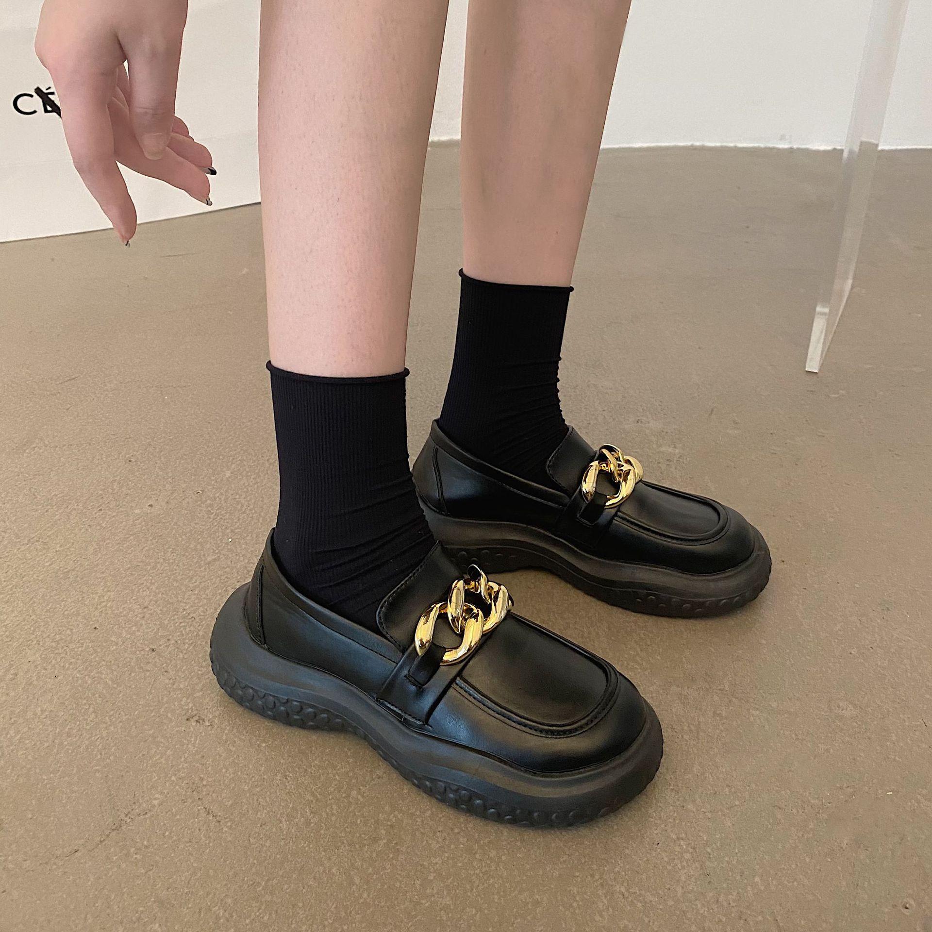 

Черные туфли на платформе. Женские лоферы. Туфли-лодочки. Женская обувь из натуральной кожи. Дизайнерские туфли на каблуке. Женские кроссовки. Туфли для вечеринок. Женская обувь.