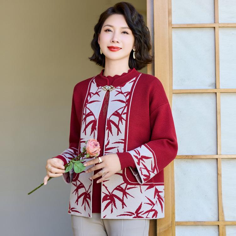 Mom's Autumn Knitted Two-piece Top 50-year-old Middle-aged and Elderly Women's Fashionable Noble Sweater Cardigan Autumn and Winter
