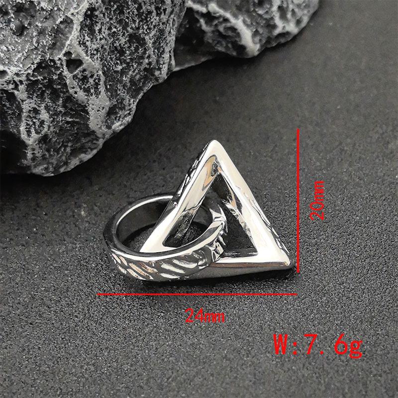 Unisex Geometric Titanium Steel Necklace - Versatile High-End Collarbone Pendant for Everyday Wear