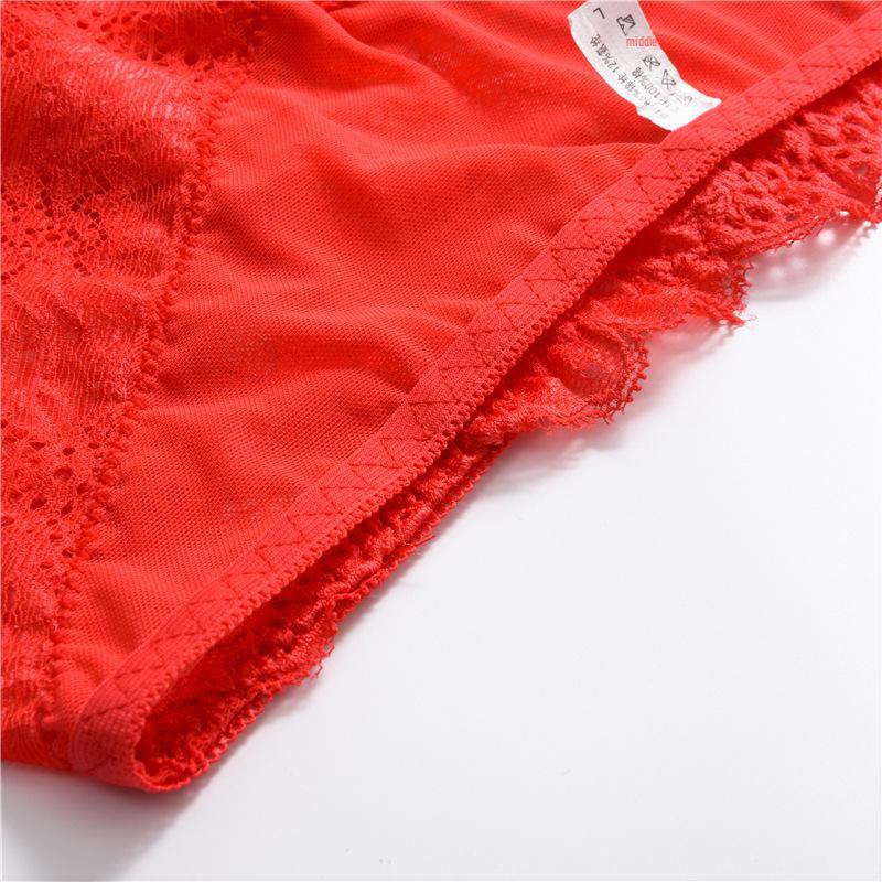 Chiloți transparenți din dantelă cu talie mijlocie, cu crotch din bumbac respirabil și design care ridică șoldul