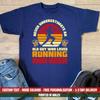 Nunca Subestime um Velho Correndo & Cerveja Camiseta Engraçada Presente para Homem Avô Top Camiseta Unissex