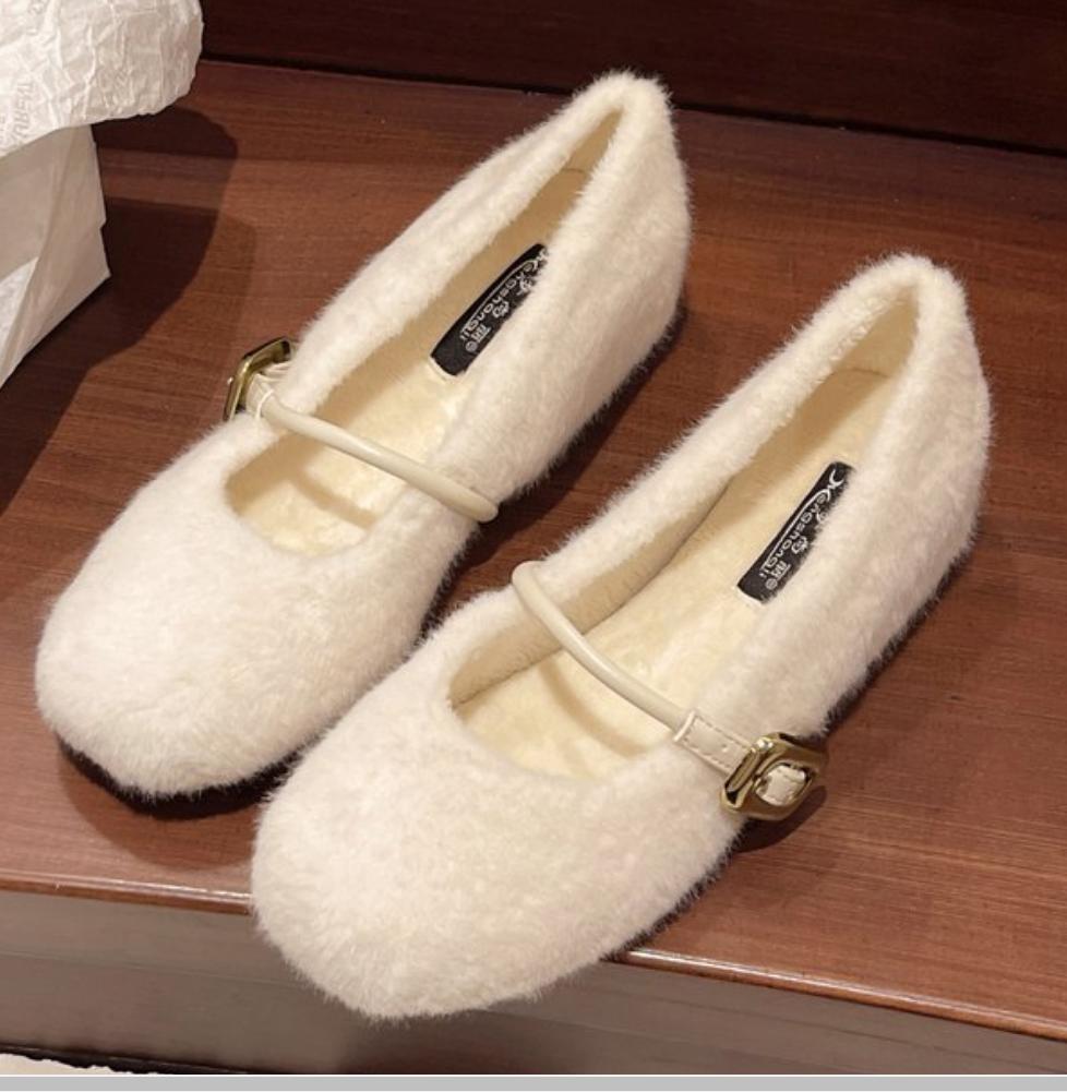 Fashion 2025 New Elegant Buckle Strap Fur Mary Jane Shoes Woman Cosy Soft Fluffy Ballet Flat Ladies Plush Internal Increase Dress Shoes