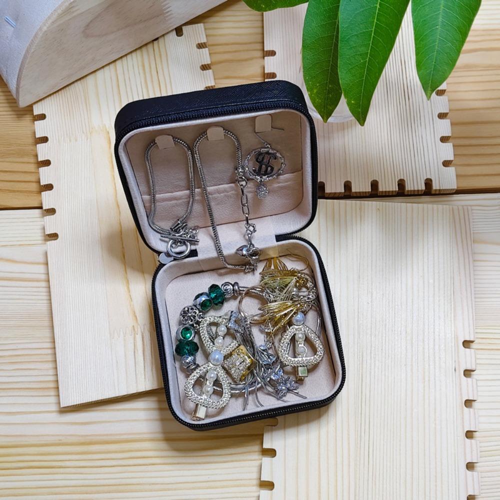 Exquisite Embroidered Jewelry Box Display Box Gift Packaging Box Trinkets Storage Organizer  Travel