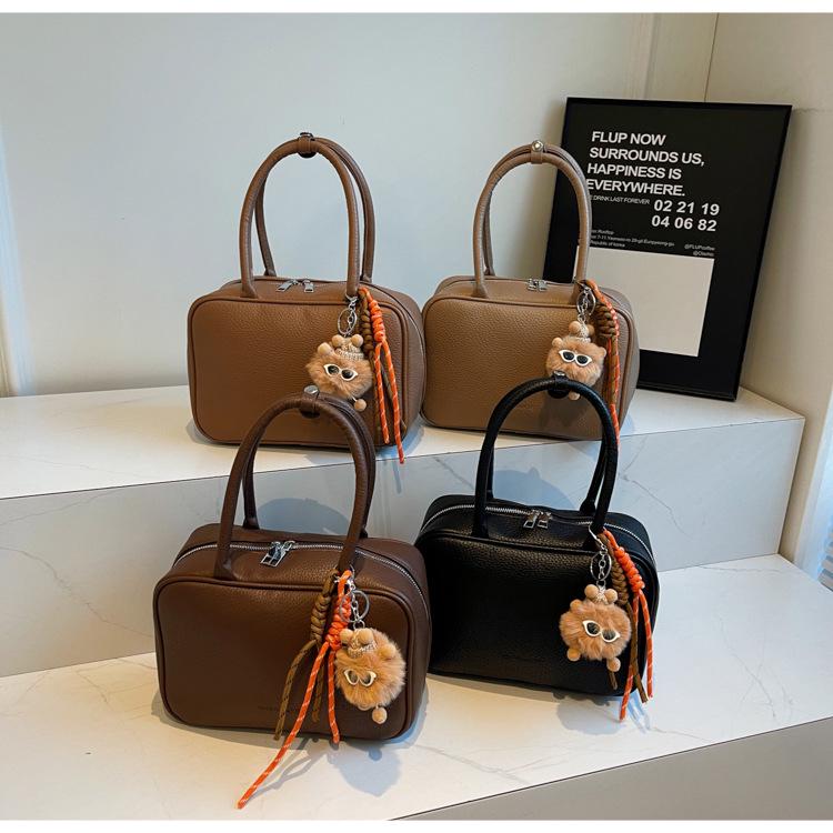 Autumn/Winter Large Capacity Niche Design Bowling Handbag - High Quality & Stylish