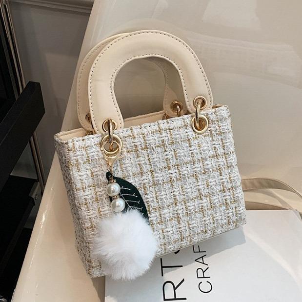 Niche design woolen bags, new bags, women's bags, autumn and winter messenger bags, portable Princess Diana bags