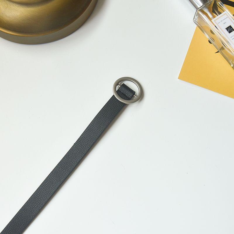 Stylish Women's Minimalist Black Denim Pants With Decorative Belt For Trendy Looks