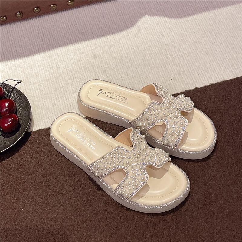 Beautiful cool slippers female summer wear new exquisite fairy beach with skirt flat bottom slippers with water diamonds