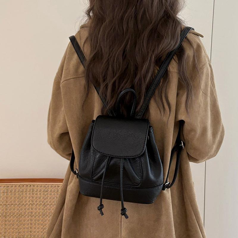 2026 Women Fashi Versatile Mini Backpack Female Lightweight Outdoor Commute Travel Bag Lady New Simplicity School Bag