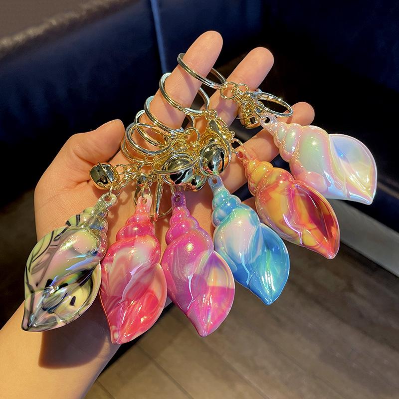 Iridescent Seashell Acrylic Keychain: Chic & Colorful Pendant for Girls' Bags & Cars