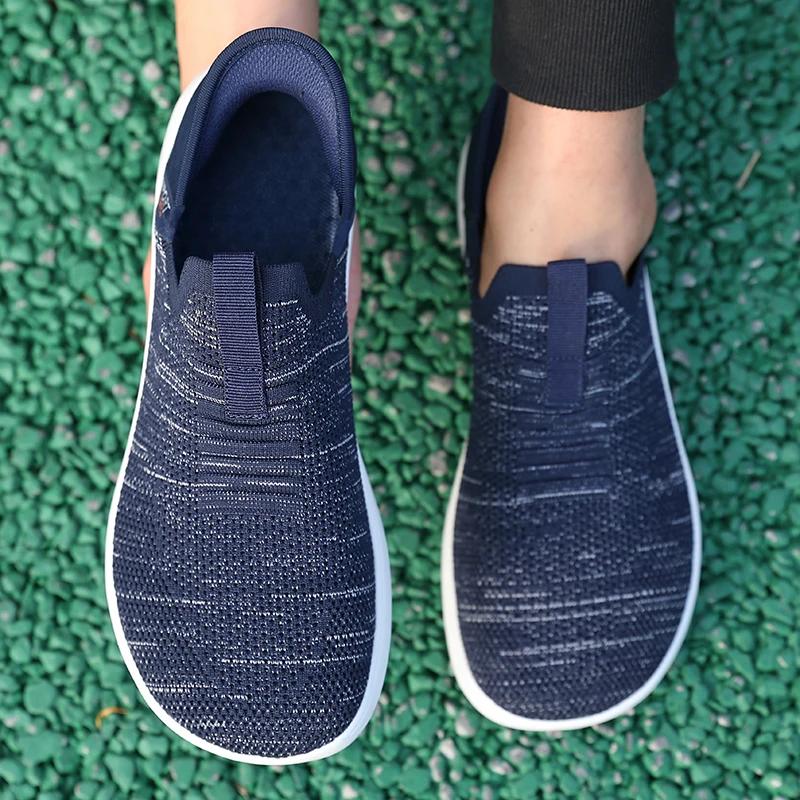 Lightweight Men Casual Shoes Classic Breathable Slip On Male Durable Sneakers Anti-Slip Men'S Flats Outdoor Walking Shoes