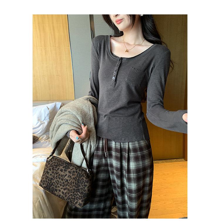 Gentle White Henley Base Layer Women's Slim-Fit Long-Sleeve T-Shirt for Autumn/Winter, New Korean Style.