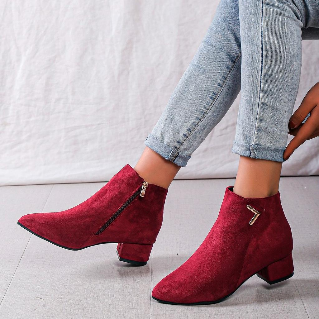 Fashion Casual Metal Decoration Solid Suede Ankle Boots Women Pointed Toe Medium Heel Chelsea Boots Women 2025 Classic Winter Shoes
