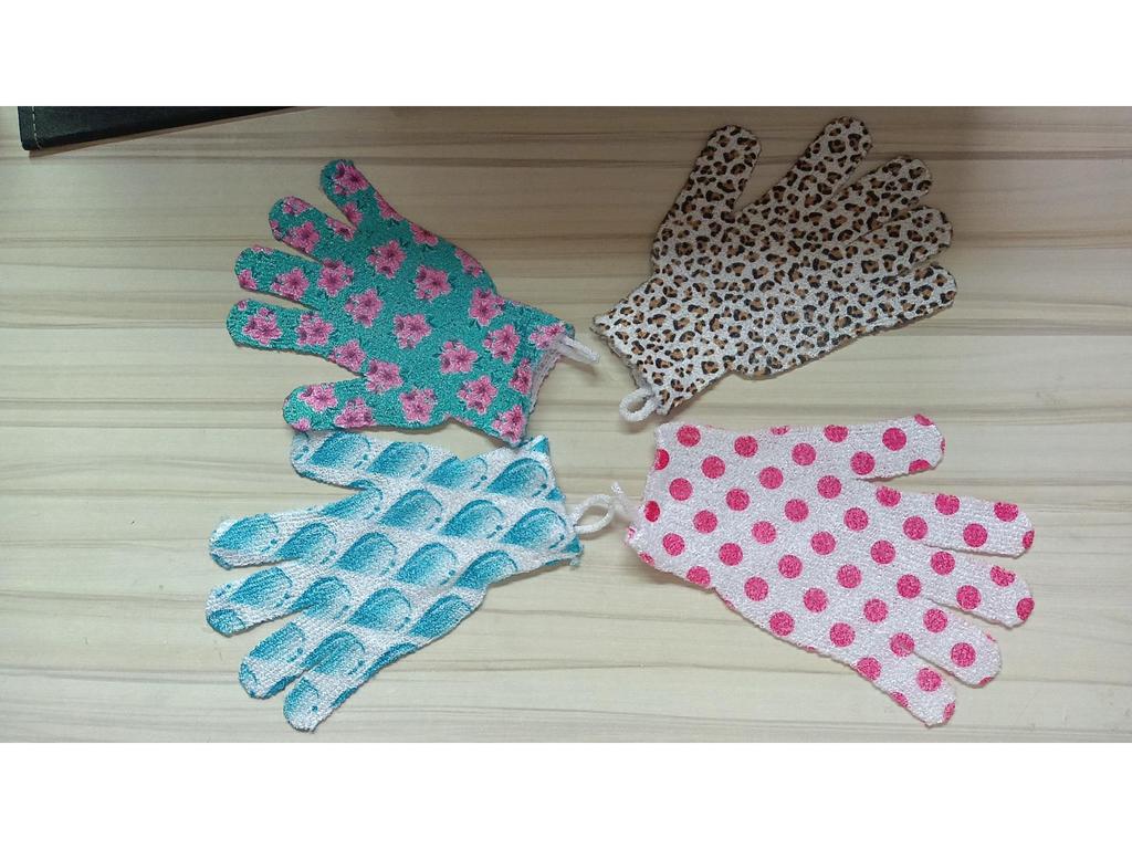 Exfoliating Five-Finger Bath Mitt & Back Scraper