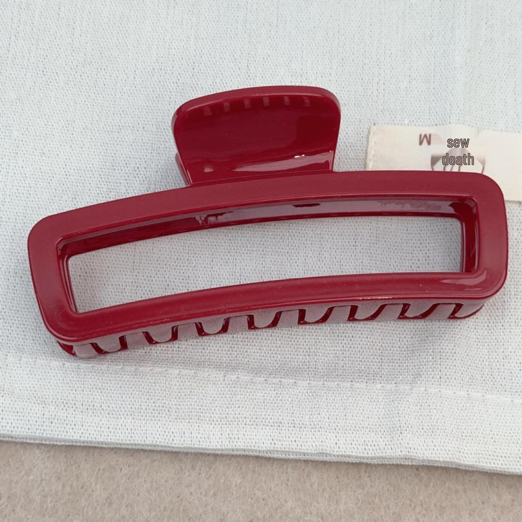 Korean Gold Glitter Shark Clip: Festive Red Claw for Versatile Updo Hair Accessory