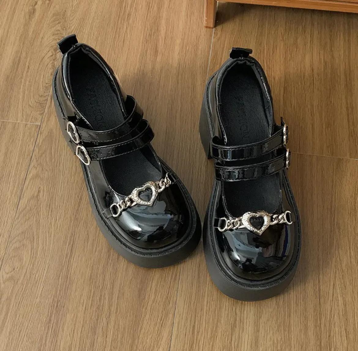 

Универсальные туфли с круглым носком и толстой подошвой для женщин, новое летнее платье 2024 года с неглубоким носком и толстым каблуком 40 чёрный