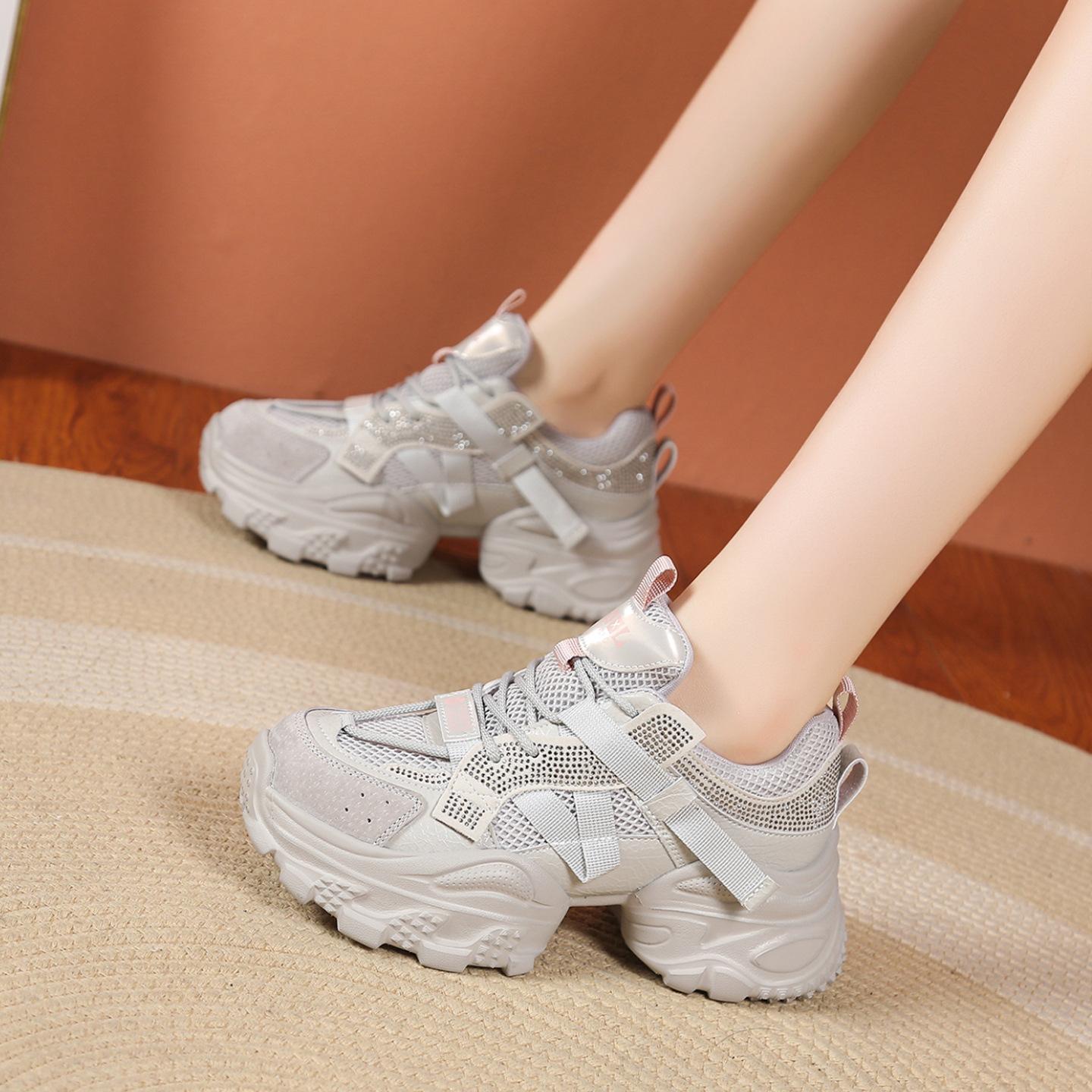 

Кожаные туфли на платформе для женщин, новинка осени 2025 года, сетчатые дышащие, для маленького человека, универсальные, увеличивающие рост, повседневная спортивная обувь 40