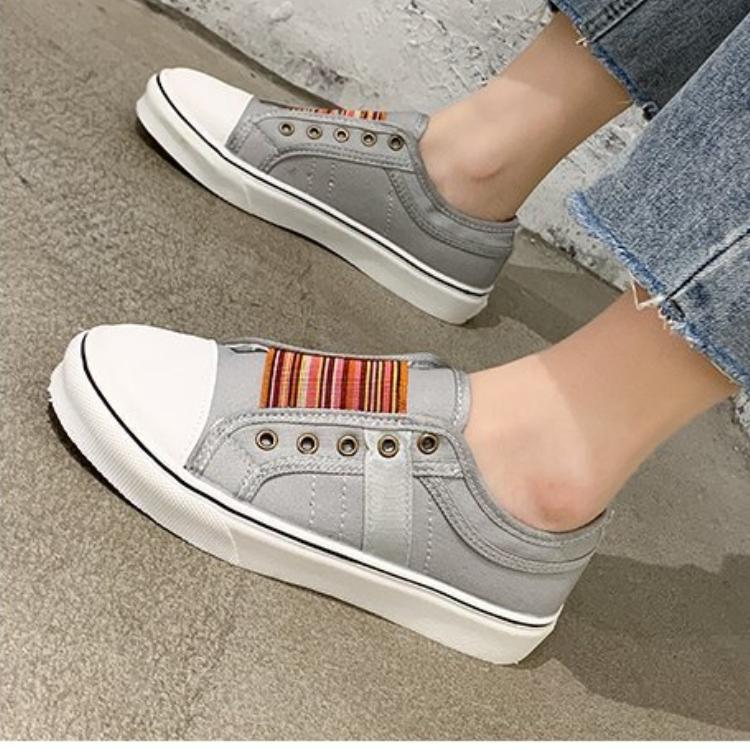 2024 nuova moda versatile comoda e leggera sport all'aria aperta tinta unita fondo piatto traspirante usura esterna antiscivolo scarpe di tela casual