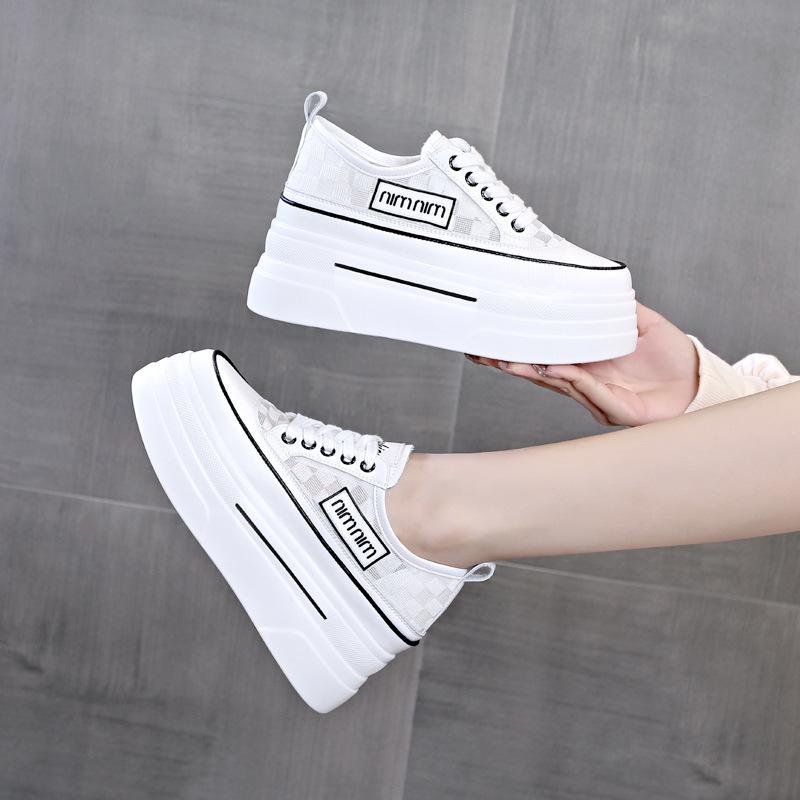 Mode 8CM Platå Kil Sneakers Höjdökande Skor Äkta Läder för Kvinnor Vår Höst Luftnät Sommarskor Vita