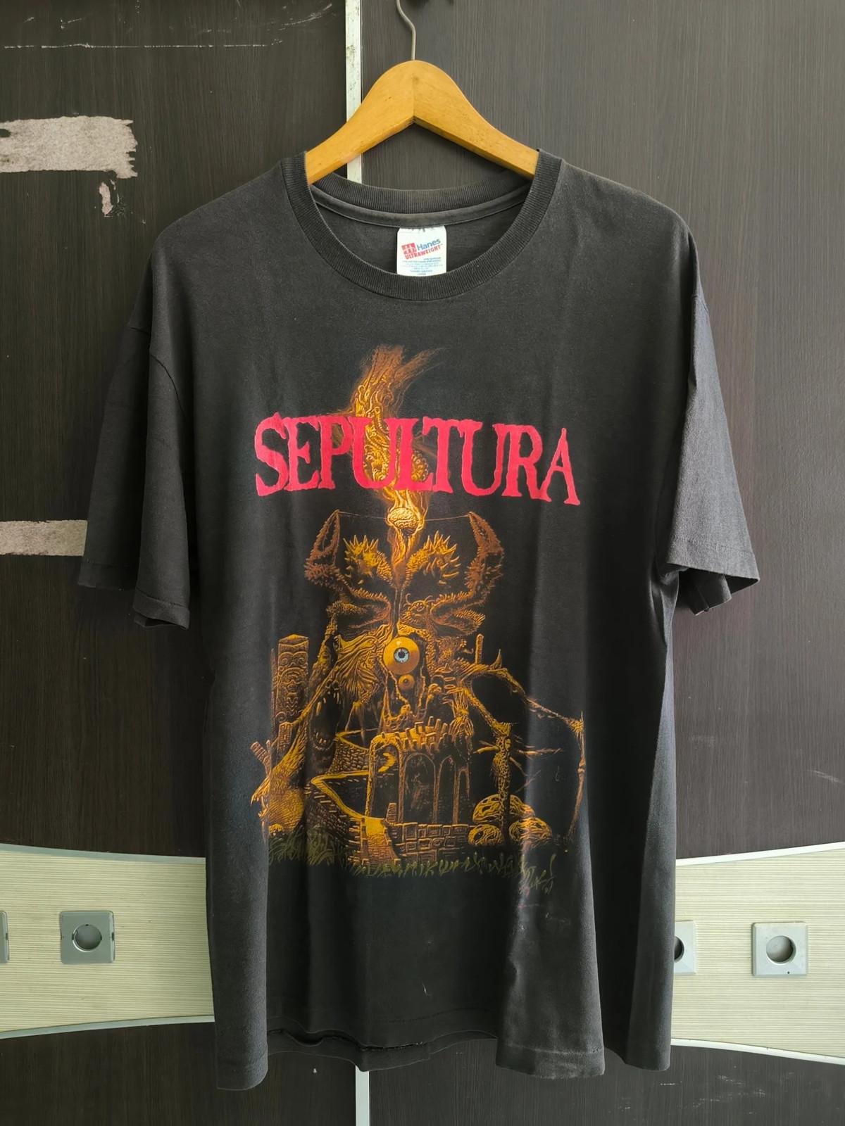 Vintage 90s Sepultura Band ARISE T-shirt Reprint S