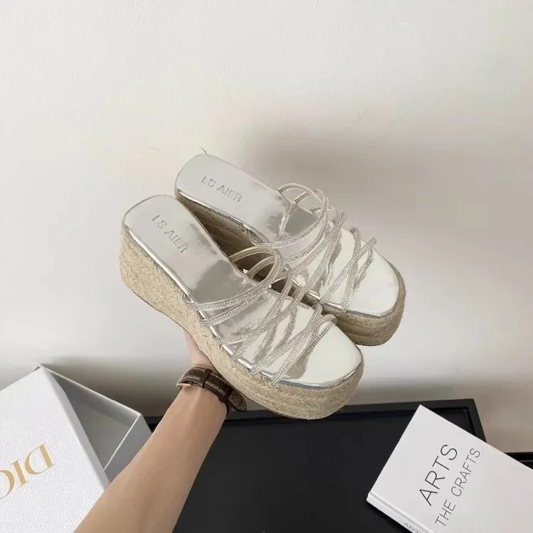 

Мода 2024 Лето Массивные Женские Шлепанцы Модные Элегантные Платформа Танкетка Каблук Слайды Дамские Гладиаторы Плетеные Подошва Сандалии Римская Обувь 35 серебряный