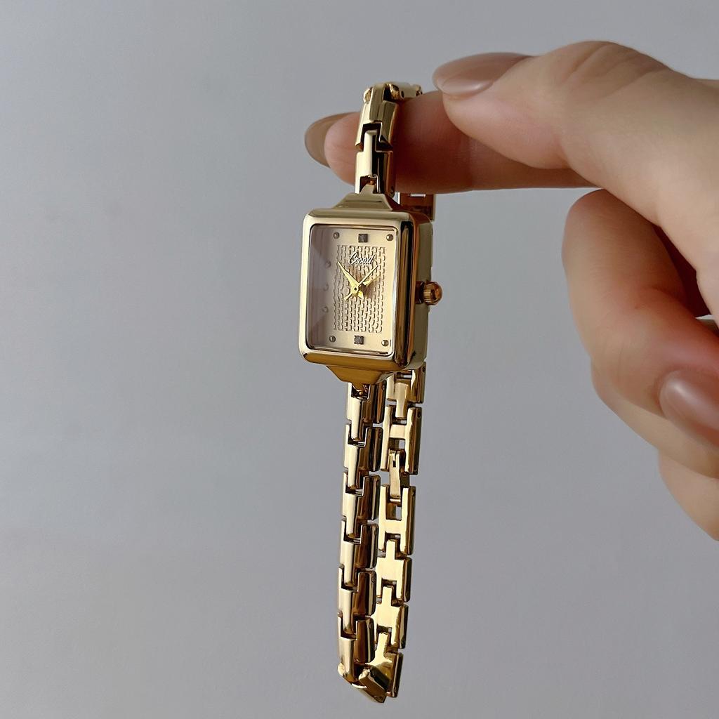 Cacaxi Medieval Bracelet Watch Small Retro Small Gold Watch Rectangular Light Luxury Literary Quartz Watch A258