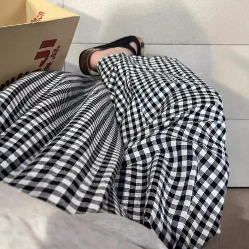 Black and white plaid pants women's summer thin new high-waisted and thin casual cotton and linen small nine-point grandma pants