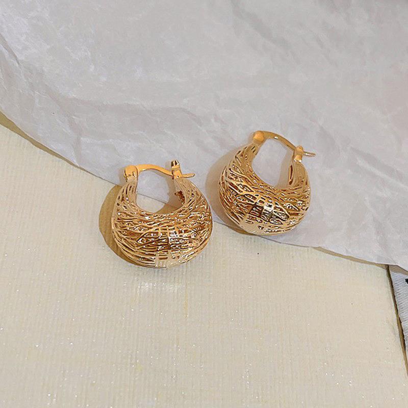 Huitan Metal Gold Color Hollow Out Hoop Earrings for Women New Modern Fashion Lady's Ear Accessories Daily Wear Chic Jewelry