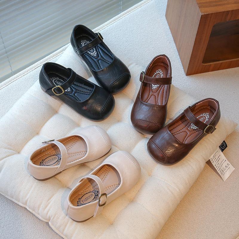 Flickskor i läder 2025 vår och höst nya flickors utländska prinsesskor flickors baby mjukbottnade mössskor Mary Jane enkla skor