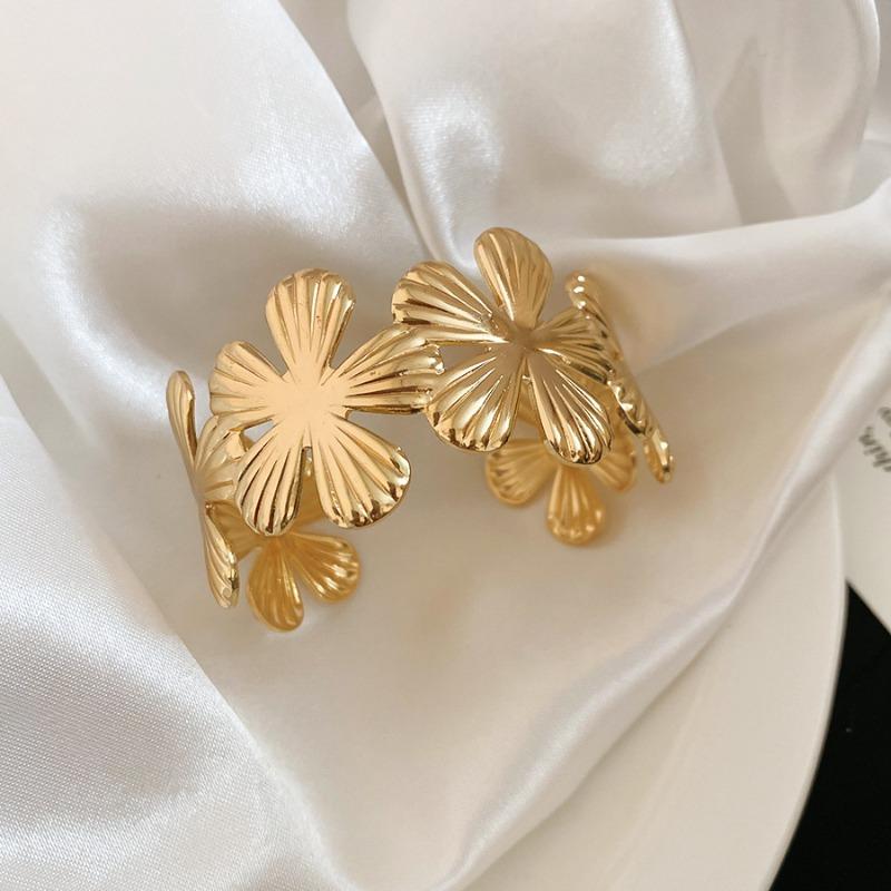 Metal flower pattern opening bracelet casual fashion personality temperament bracelet light luxury niche jewelry