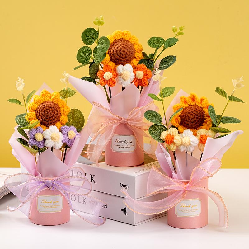 Handmade Knitted Yarn Sunflower Bouquet Mini Hug Teacher's Day Gift