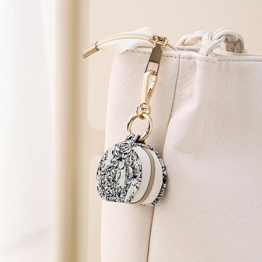 1pc Mini Jewelry Box Portable Travel Bag Pendant Earring Ring Jewelry Storage Box Circle Leather Hand-held Bag Jewelry Organizer