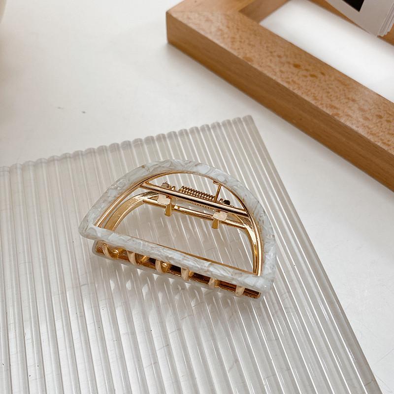 Elegant Korean Style Medium Acetate Half Circle Alloy Hair Claw Clip For Women