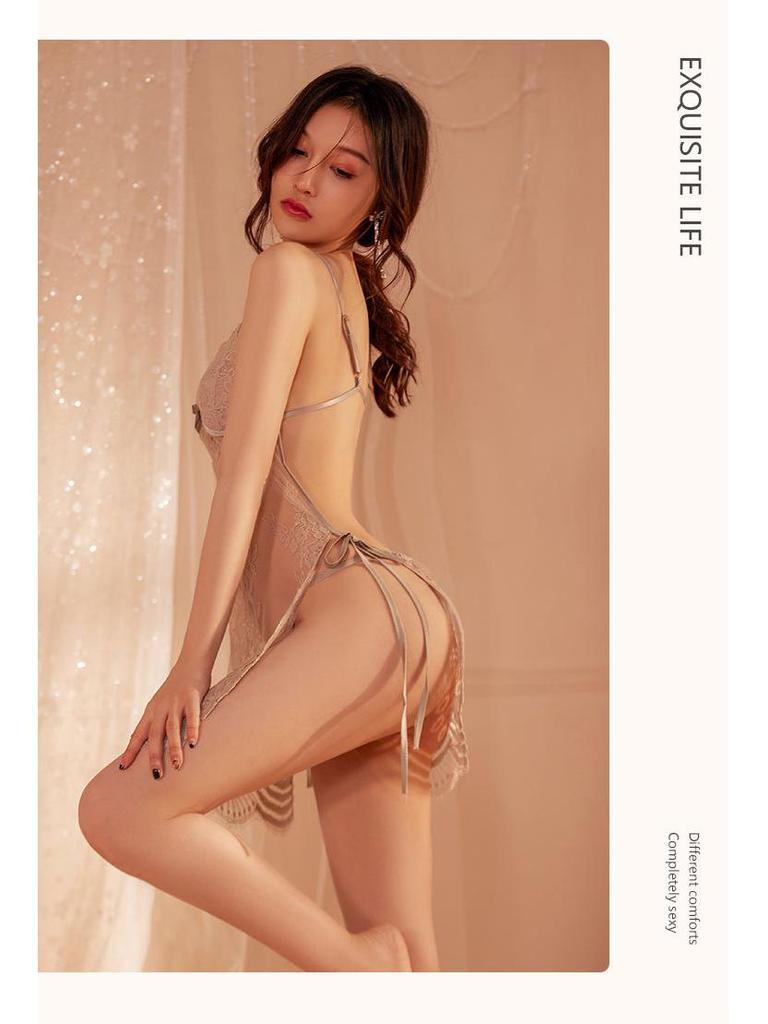 Sinnliches Spitzen-Strapsnachthemd: Verlockende Cut-Out Dessous 646