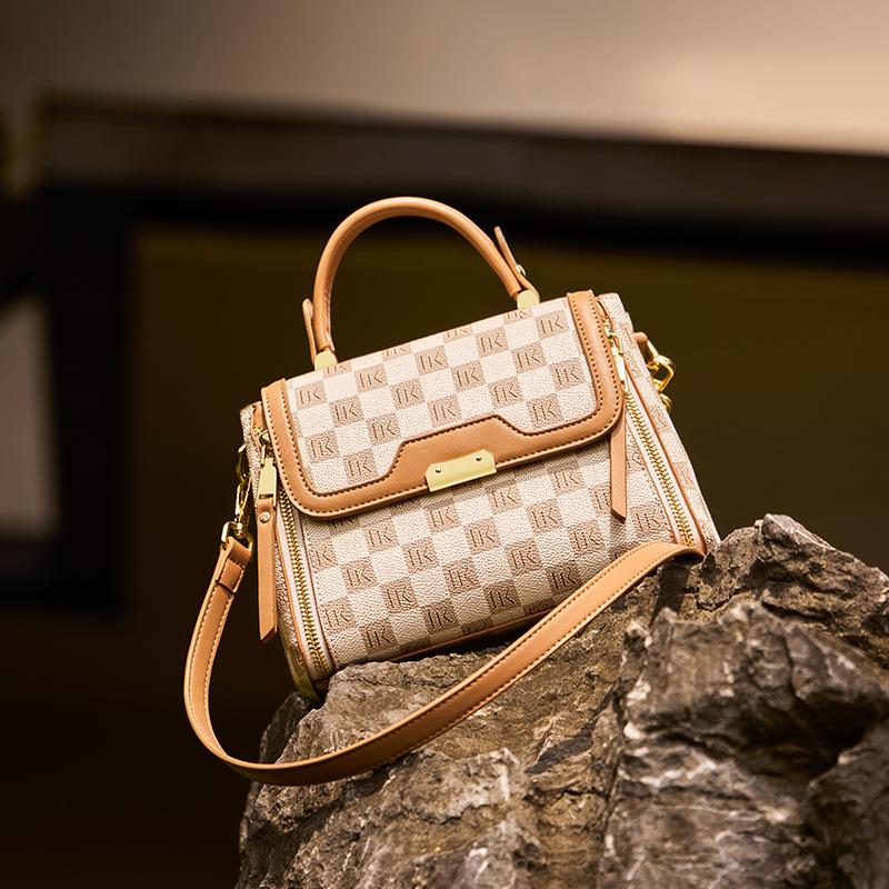 

Mrs. Qiao Handbag for Women 2025 New Handbag High-end Feel Mom Bag Crossbody Bag Vintage Women s Bag Long22CM、Wide11.5CM、H