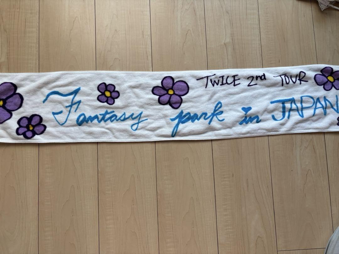 

[USED] TWICE 2nd TOUR Floral Print Towel